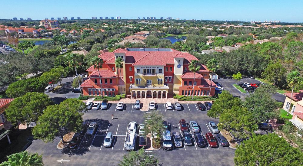 Galleria Court: 9130 Galleria Ct, Naples, FL 34109